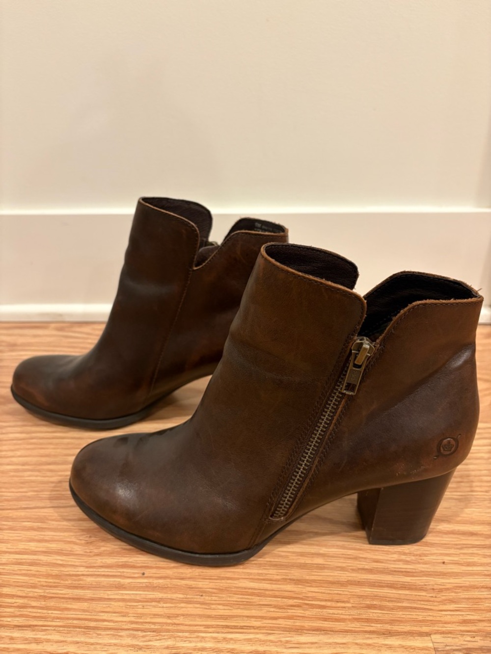 Born Brown Genuine Leather Ankle Booties with Zipper Fall Neutral 2.5” heel - Picture 4 of 8